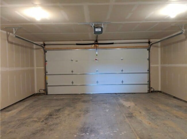 Photo - Beautiful 3 Bed Townhome