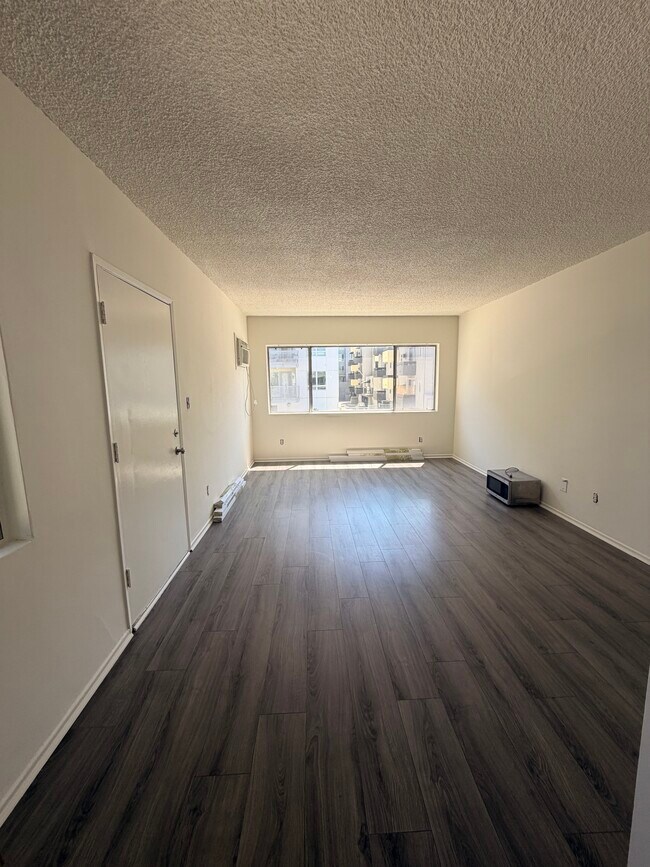 5019 Klump Ave Unit Front view