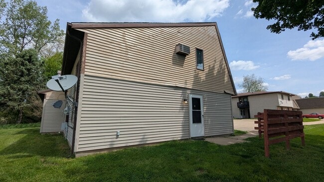 Photo - MN Cedar Village (785) Unit Apt C (Loft)