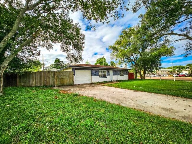 Photo - 5396-5368 68th Way N