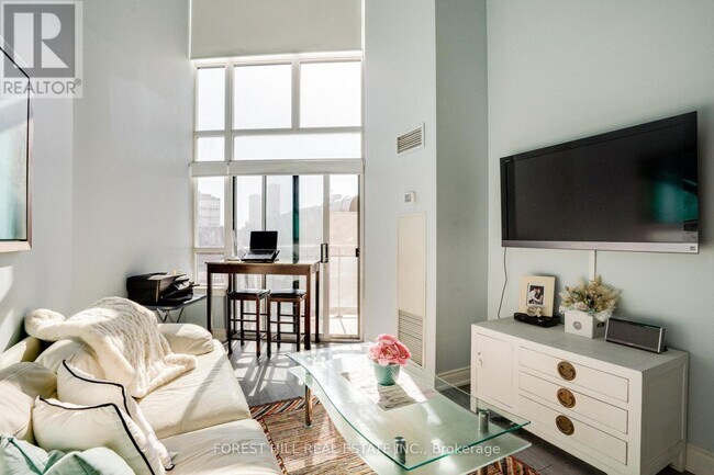 Photo - 255 Richmond St E Unit 824