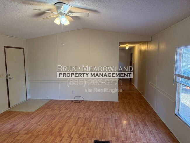 Photo - 3040 Samples Rd