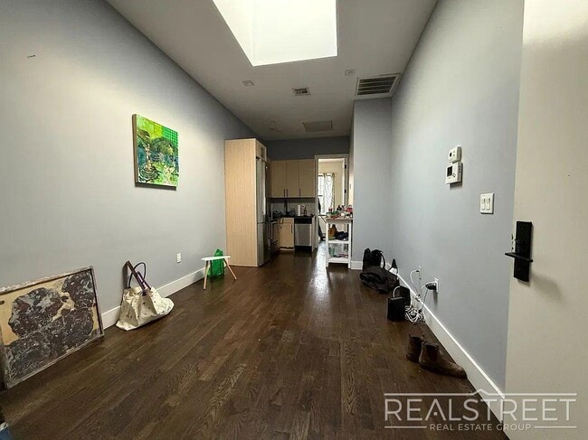 Photo - Arnold Avenue Unidad 2R