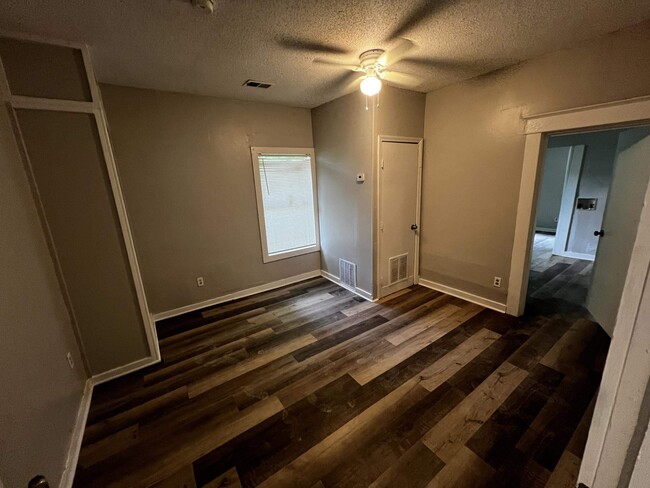 Photo - 3311 Guernsey Ave