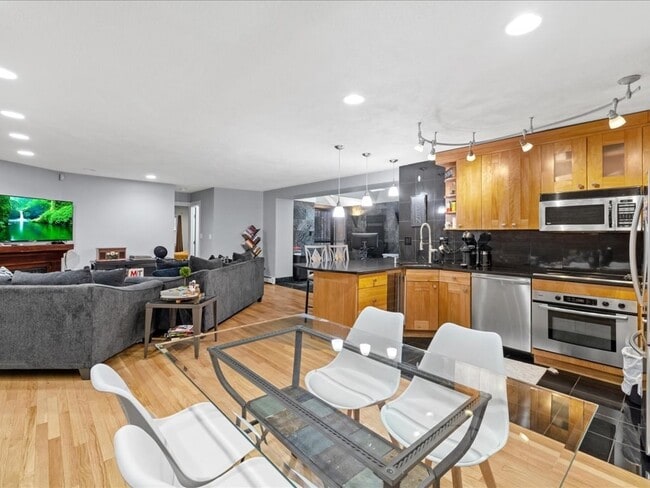Photo - 407 Marlborough St Condo Unit 1