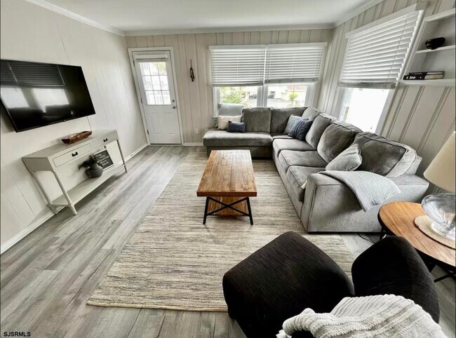 Photo - 512 W Brigantine Ave Unidad C