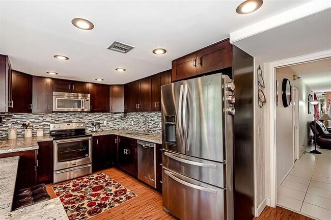 Photo - 625 Oaks Dr Unit 503