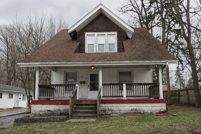 Building Photo - 991 Diana Ave
