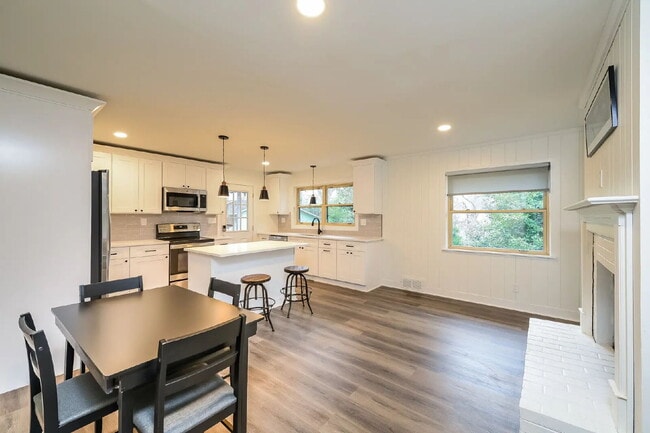 Photo - Available Fall Semester or Short Term rental!