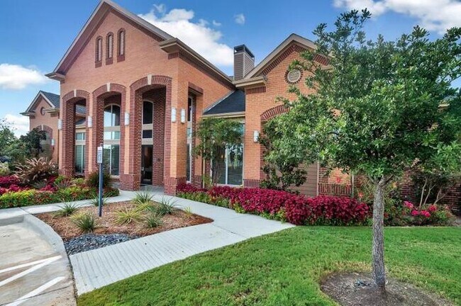 Photo - 350 N State Hwy 360 Unidad d3