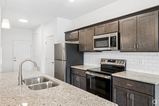 Madison 1BR, 1BA W/ Study - 942SF - Kitchen