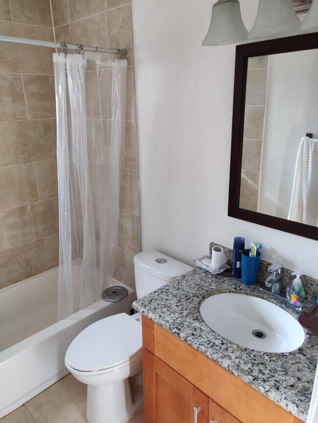 Photo - 621 N 4th St