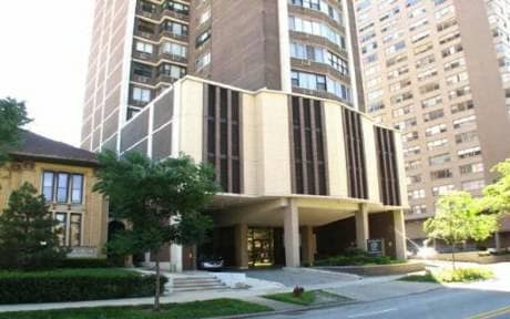 Building Photo - 6325 N Sheridan Rd Unit 6325 N Sheridan