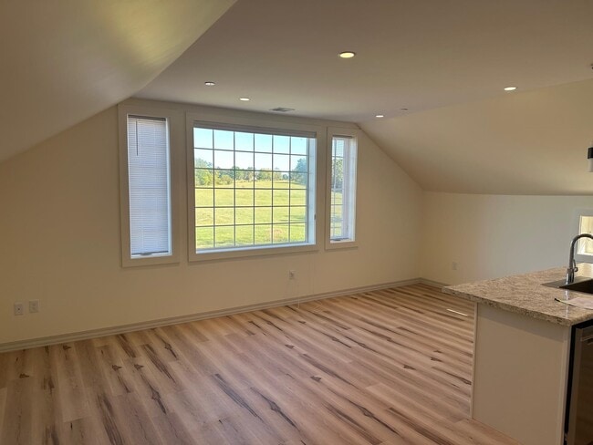 Photo - 38 Ladds Ln Unit 7