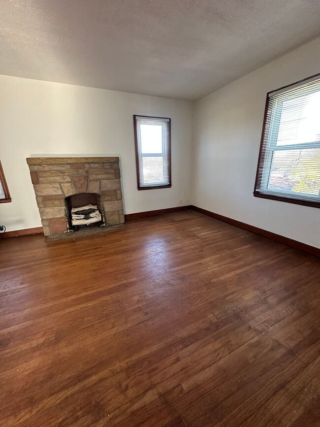 Photo - 1652 Roosevelt Ave Unit 1652 Roosevelt Ave Apt 2