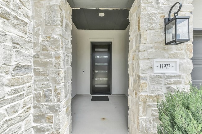 Photo - 11927 Carillon Forest Dr