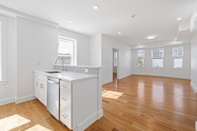 Photo - 406 Columbia St Unit 6