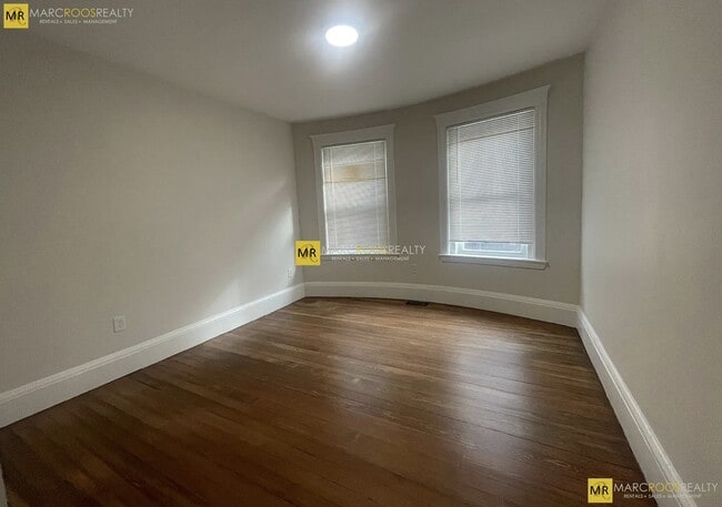 Photo - 74 Summer St