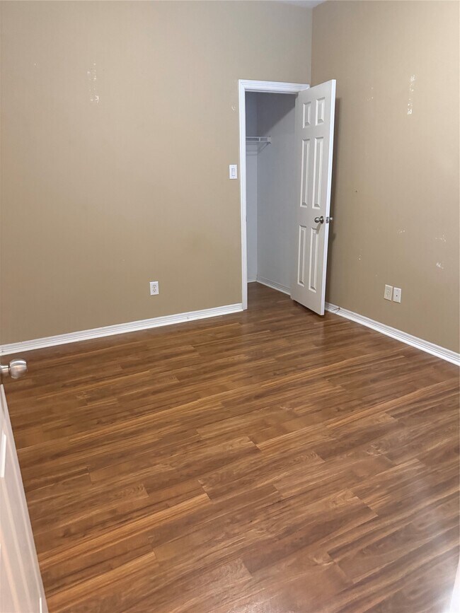 Photo - 818 Sterling Creek Cir