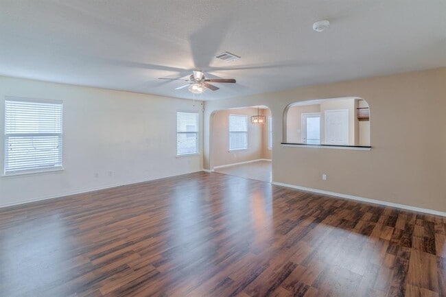 Photo - 328 Baldwin St