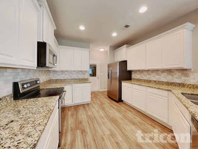 Photo - 162 Eventine Way