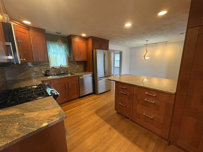 41 Raechel Rd