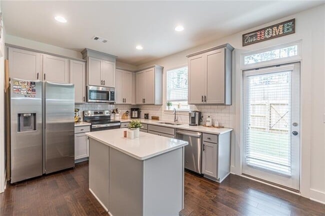 Photo - 5392 Brooklands Dr