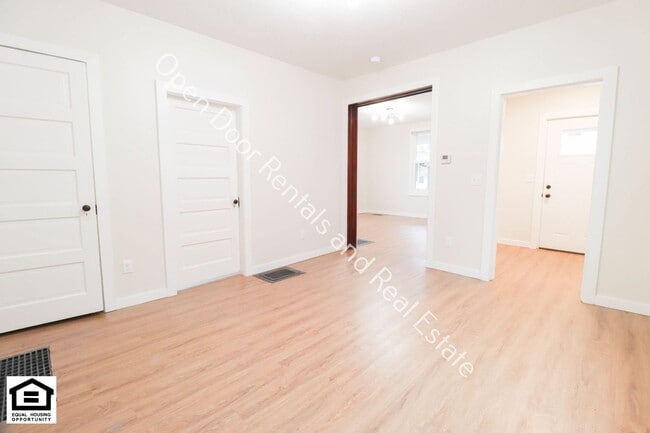Photo - 425 5th St