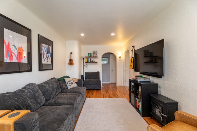 Photo - 4591 Wyandot St