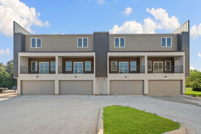 Photo - 1467 W Hendon St