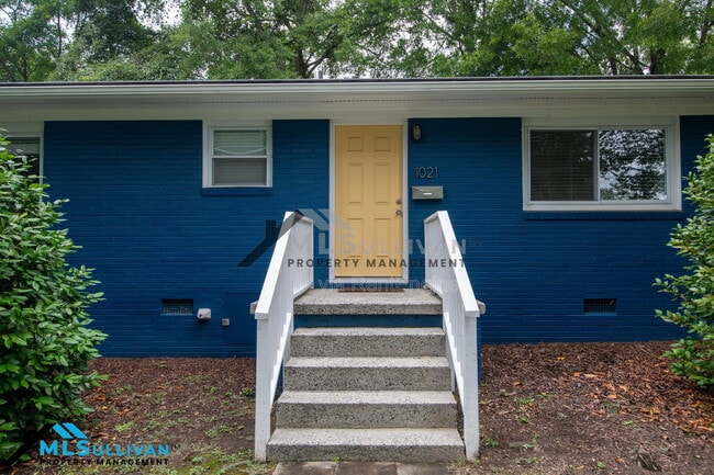 Photo - 1021 Sedgefield St
