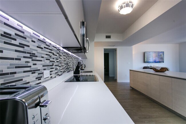 Photo - 2600 E Hallandale Beach Blvd Condo Unit T2002 SEASONAL