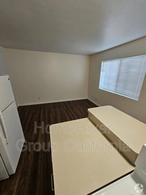 Building Photo - 1620 F St Rental