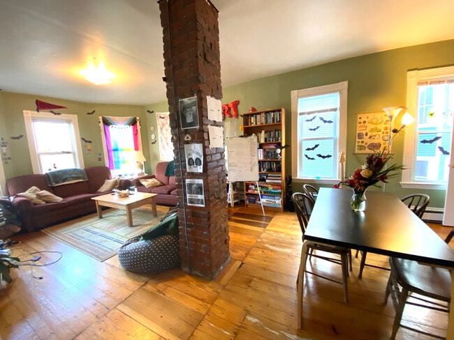 Photo - 168 Hillside St Unit 2