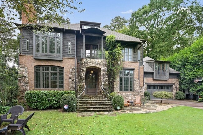 Photo - 1692 Friar Tuck Rd NE