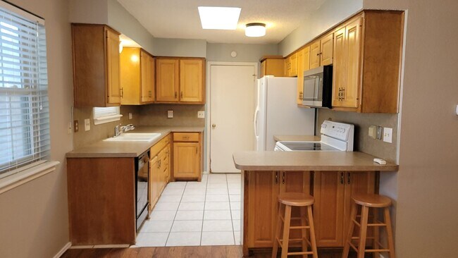 Photo - Awesome 3/2/1 with a carport in Wolfforth