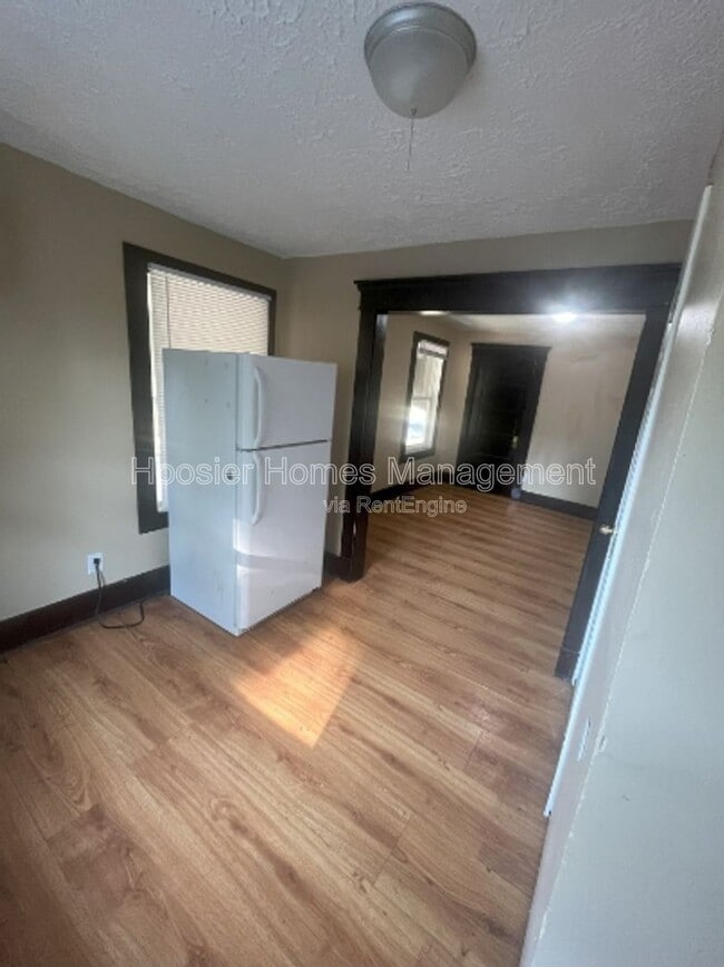 Photo - 1065 W 33rd St Unidad A2