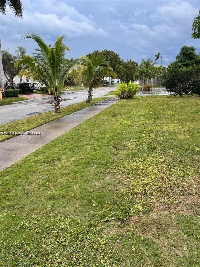Photo - 17220 SW 93rd Ave Unit 1