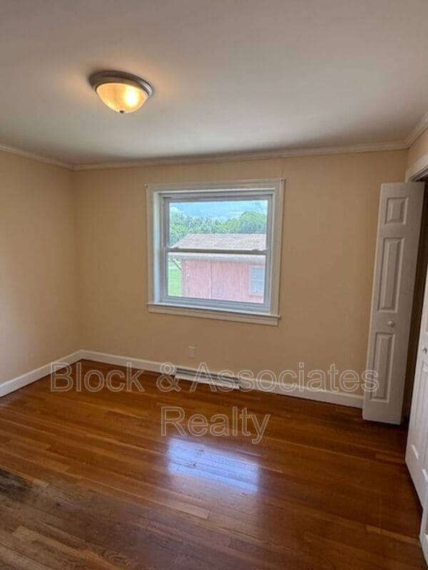 Photo - 1542 N Tremont Dr