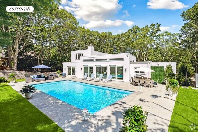 Building Photo - 45 Peconic Hills Dr Rental