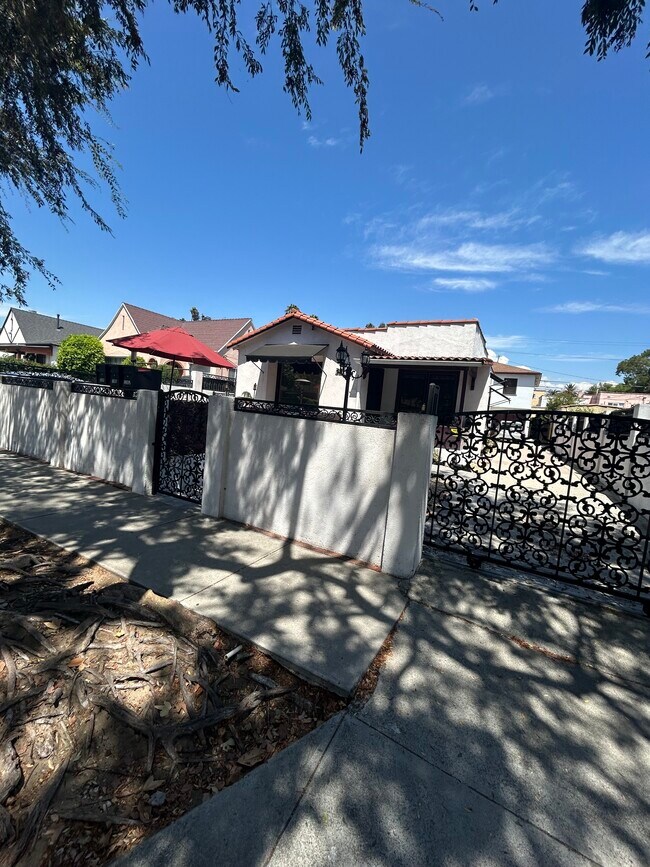 3203 Madera Ave