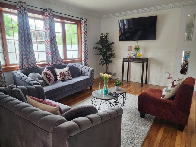 Photo - 179-30 142nd Ave