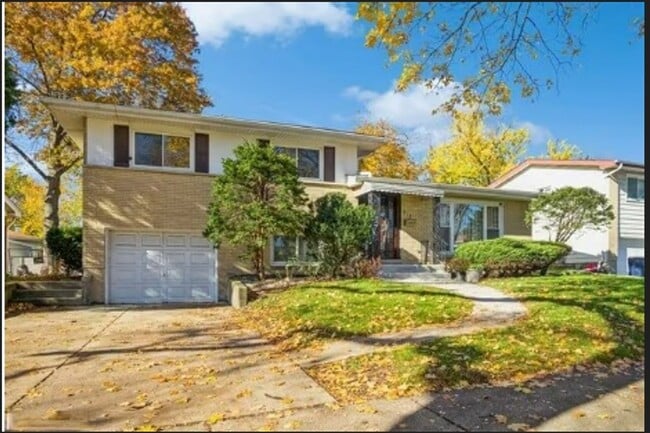 Photo - 812 S School St