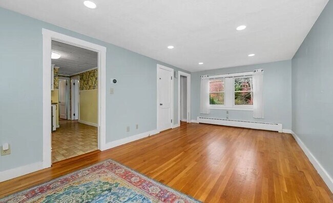 Photo - 264 Centre St