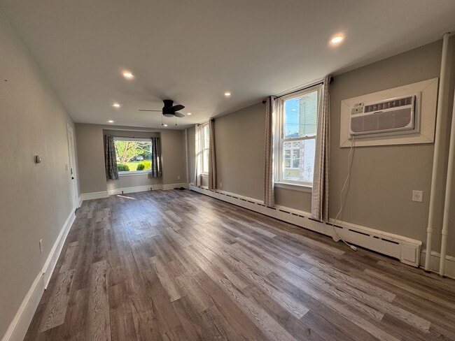 112 S Scott Ave Unit Floor 1 Unit A