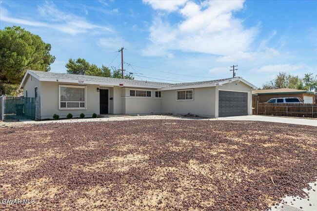 Building Photo - 44960 E 3rd St Rental