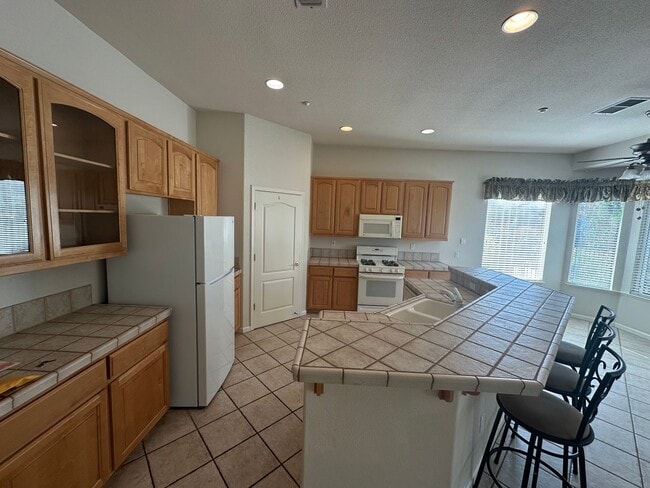 Photo - 2 Bed 2 Bath Plus Den In Summerset Orchard...