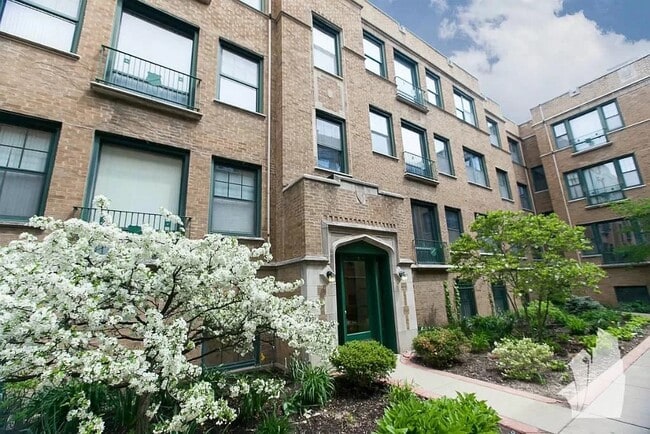 Photo - 7023.5 N Sheridan Rd Condo Unit 2N