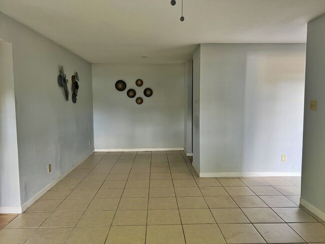 Building Photo - 12500 Sandpiper Dr Unit 179
