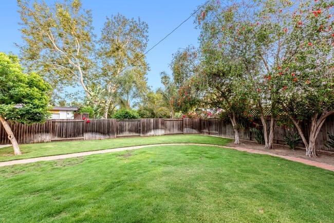 Photo - 5865 Vesper Ave